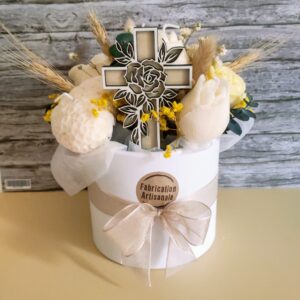 Bouquet de fleur en bougie + croix en bois